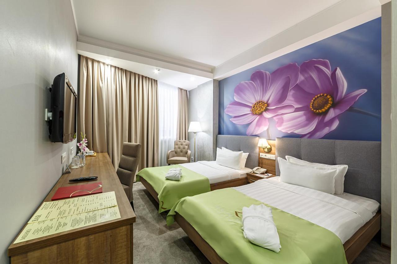 Renion Hills Hotel Almaty Esterno foto
