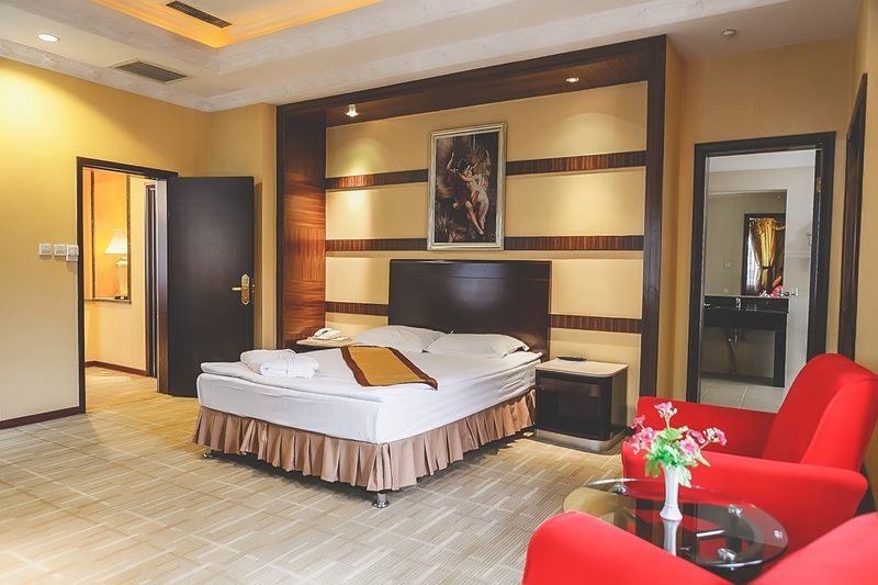 Renion Hills Hotel Almaty Esterno foto