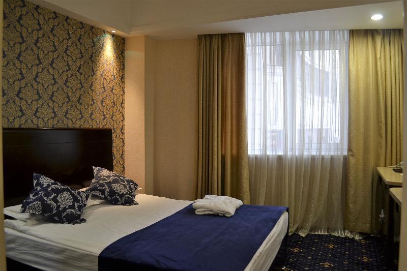 Renion Hills Hotel Almaty Esterno foto