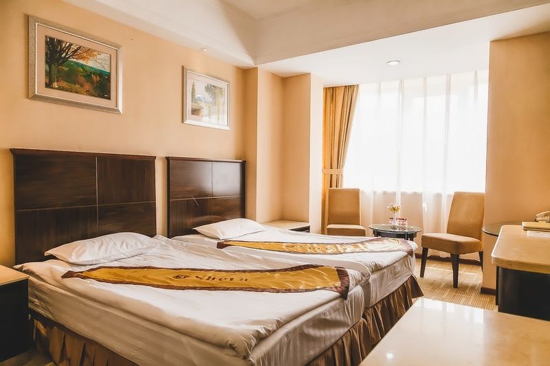 Renion Hills Hotel Almaty Esterno foto