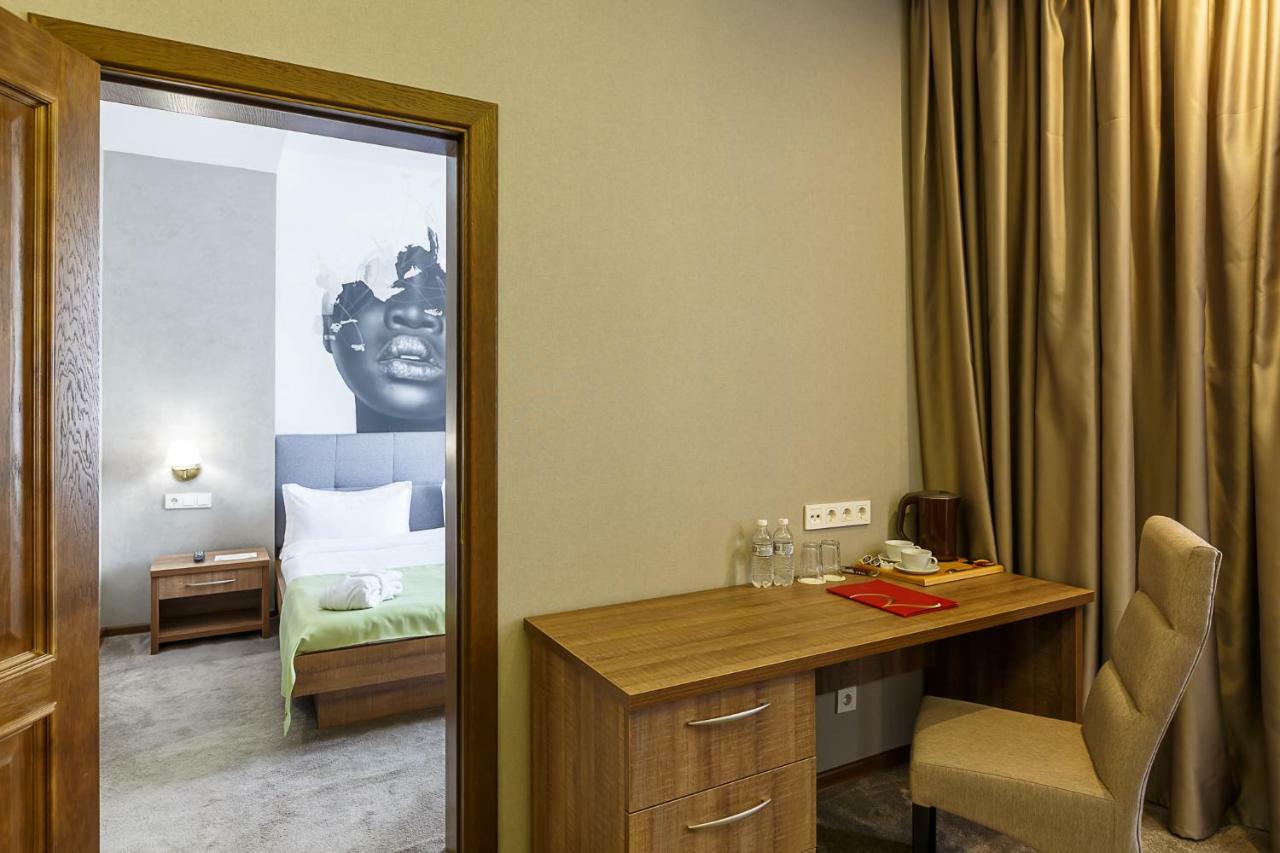 Renion Hills Hotel Almaty Esterno foto