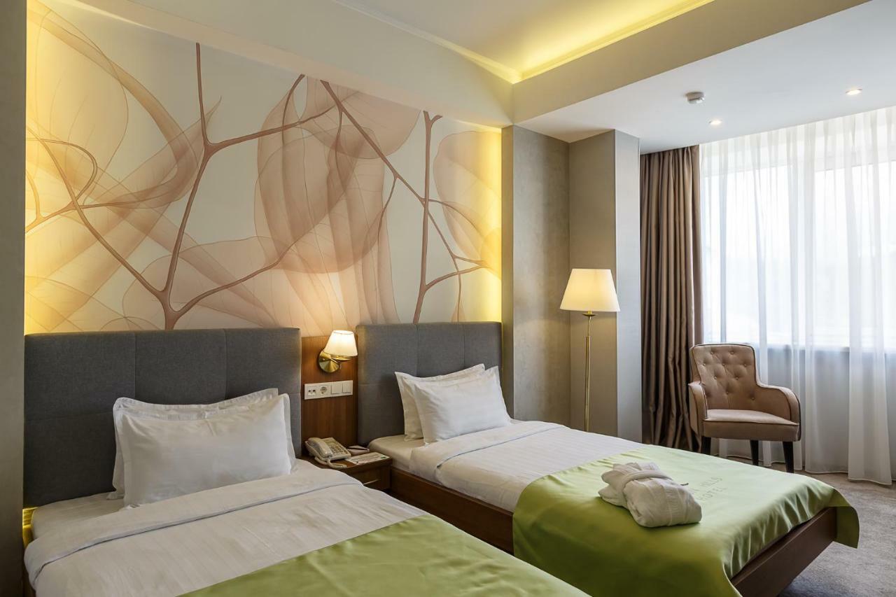 Renion Hills Hotel Almaty Esterno foto