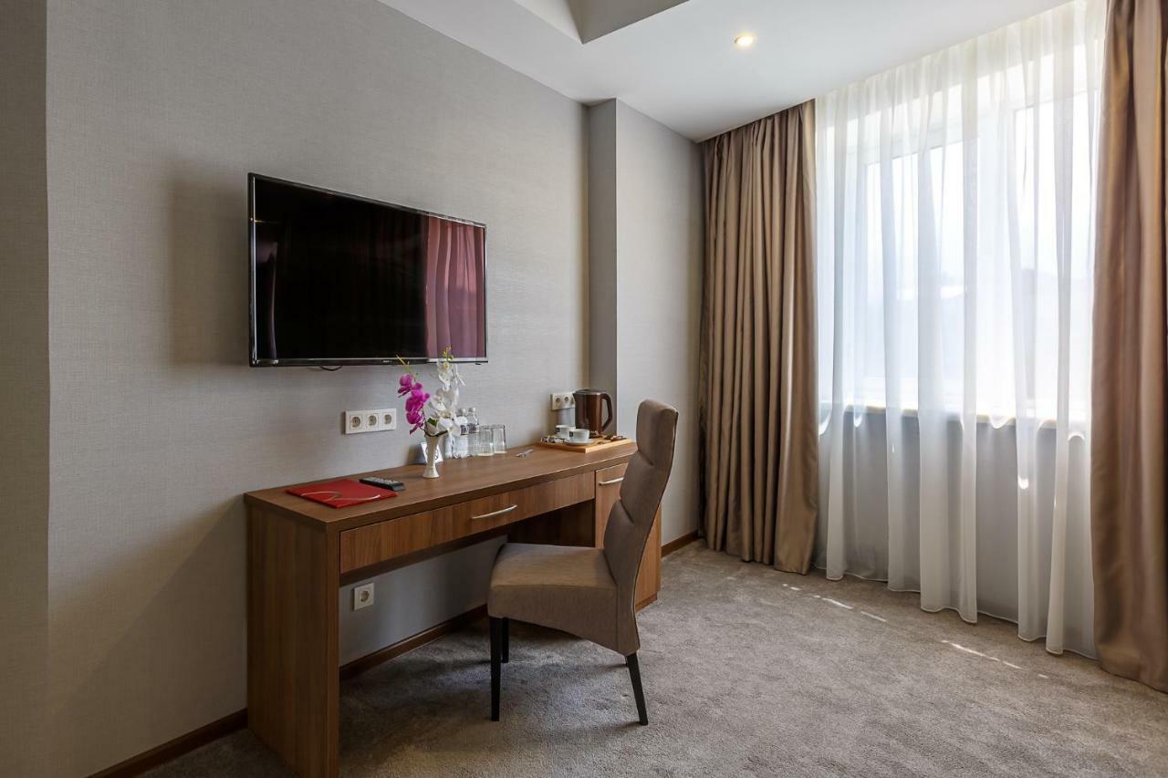 Renion Hills Hotel Almaty Esterno foto