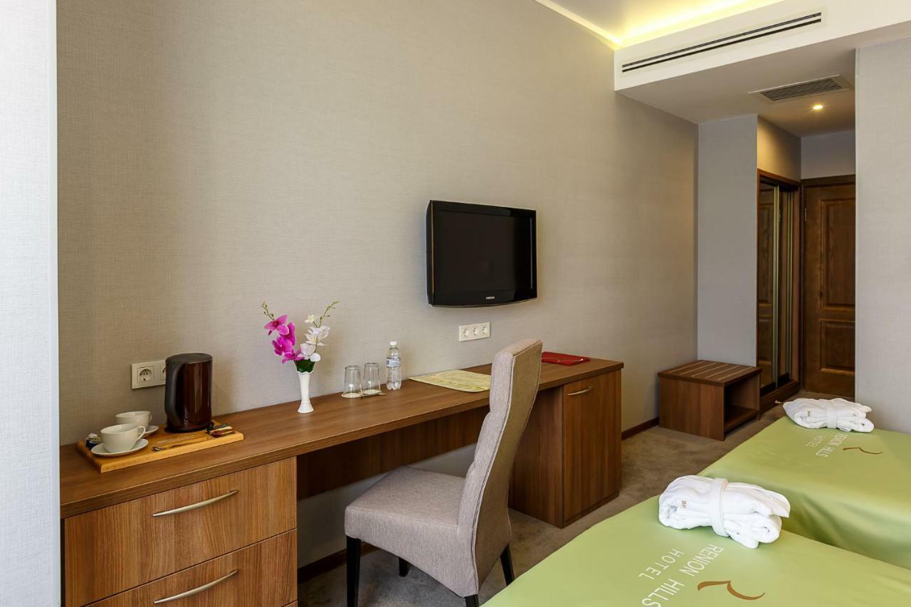 Renion Hills Hotel Almaty Esterno foto