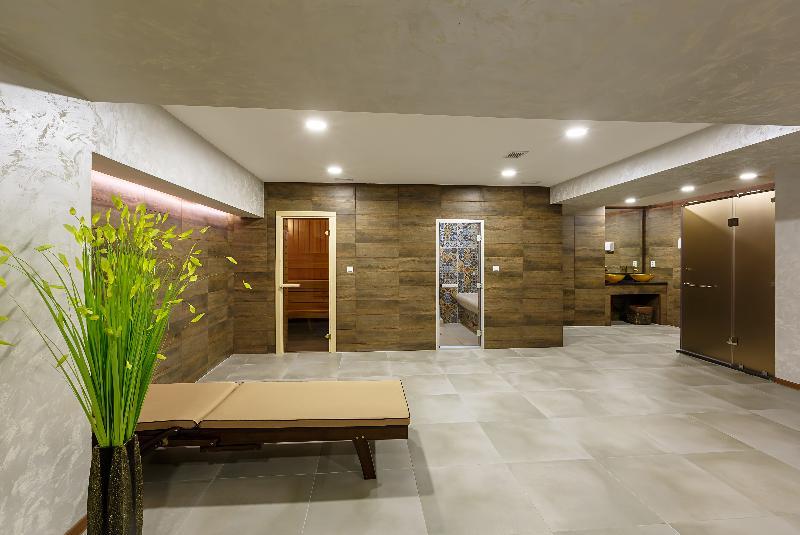 Renion Hills Hotel Almaty Esterno foto